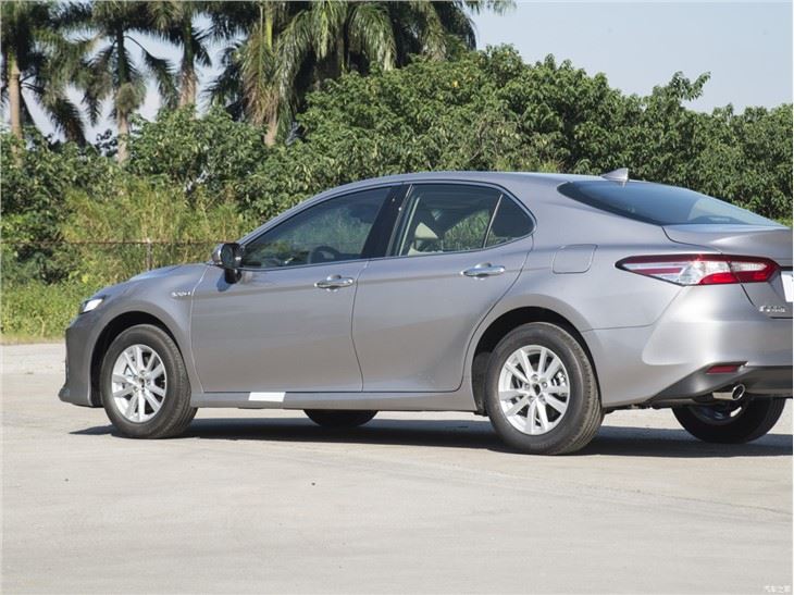 TOYOTA CAMRY 2.5HE