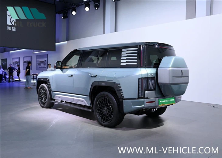 BYD YangWang U8 PHEV SUV Luxury Edition
