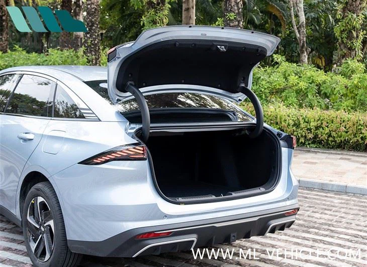 2025 Geely Galaxy L6 EM-i Sedan