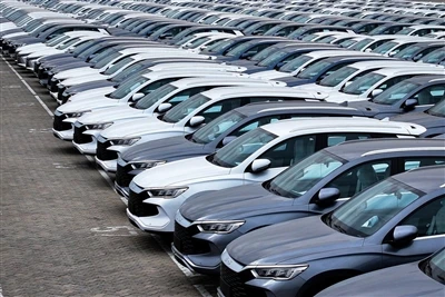 EE.UU. planea cuadruplicar los aranceles a los coches eléctricos chinos