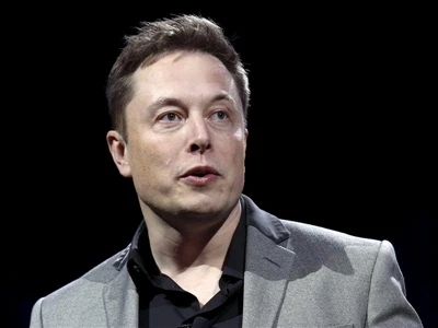 Musk planea otorgar opciones sobre acciones a empleados destacados de Tesla