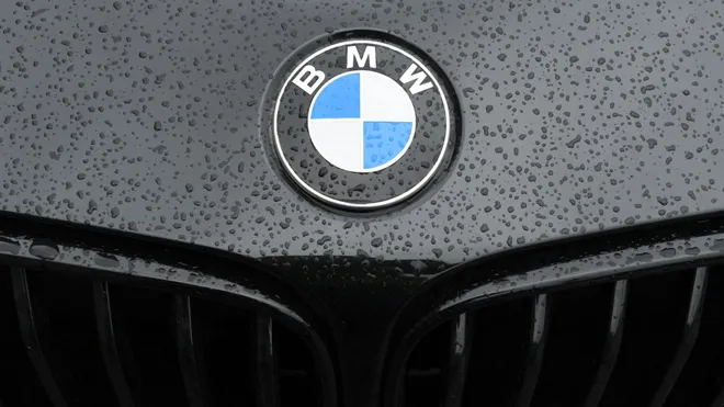 BMW retira más de 100.000 vehículos en EE.UU.