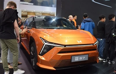 La producción global de los fabricantes de automóviles japoneses disminuye po...