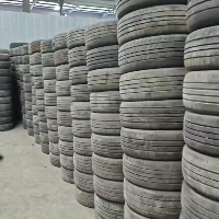 Una enorme cantidad de neumáticos usados ​​se exportó con éxito a Ghana en oc...